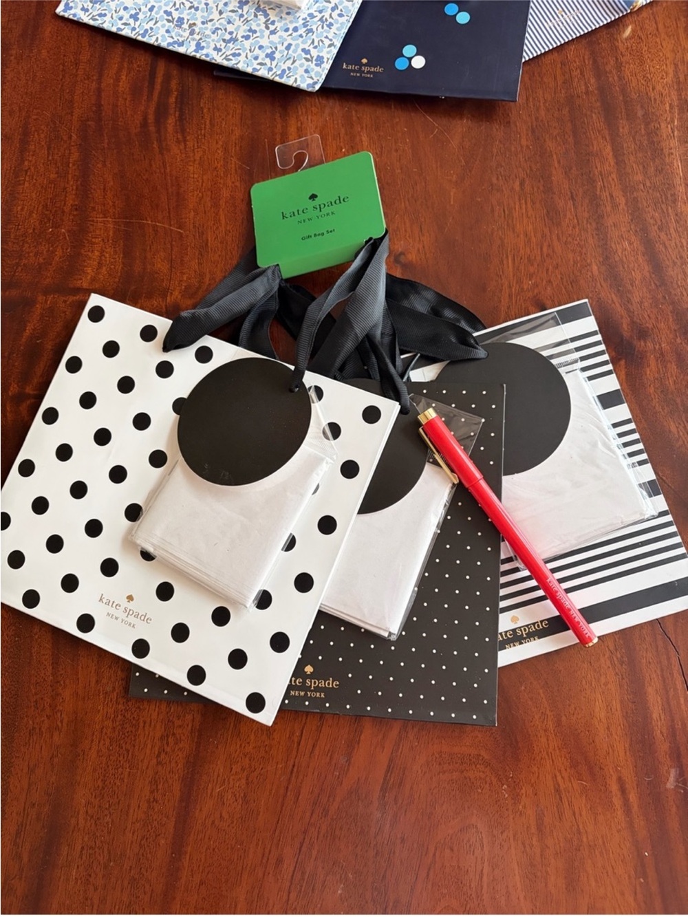 NWT kate spade gift bag set and fine tip pen